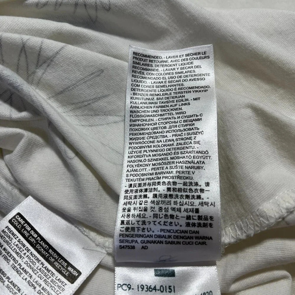 LEVIS Womens Floral Cloud Dancer Perfect Crewneck Tshirt Size Small - Picture 10 of 13